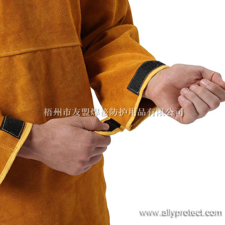 AP-8000 金黃色皮護胸帶領長袖圍裙